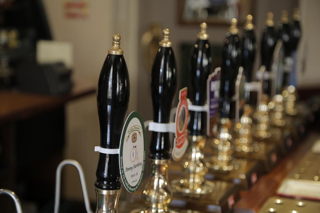 Hanmer Arms Exterior photo