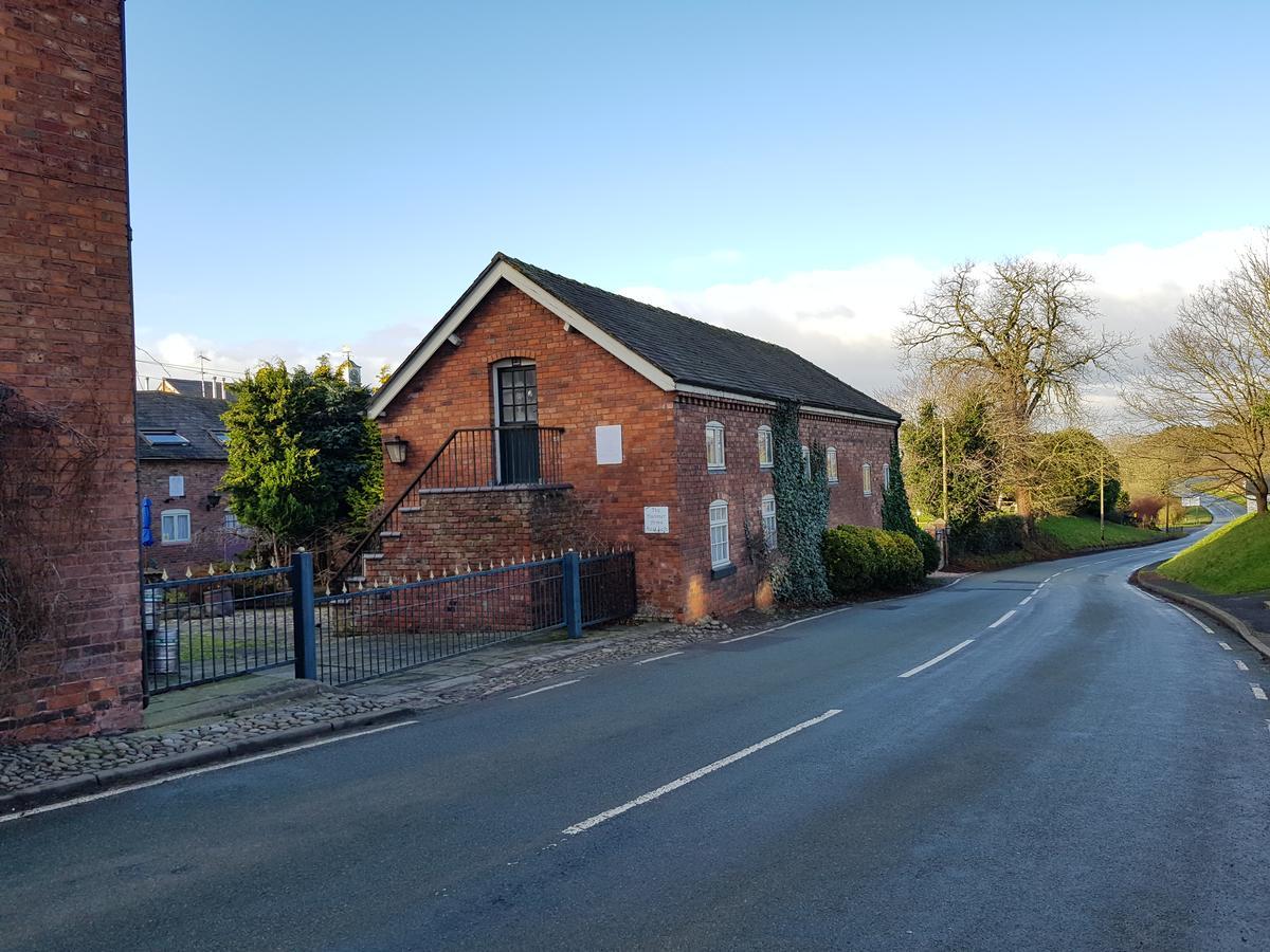 Hanmer Arms Exterior photo